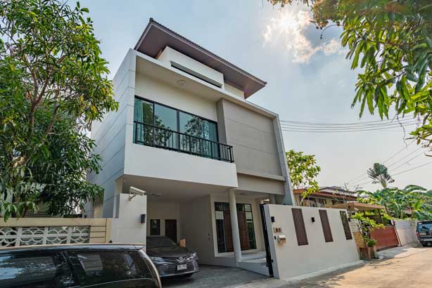 รับสร้างบ้านนพ.พงศา มีมณี